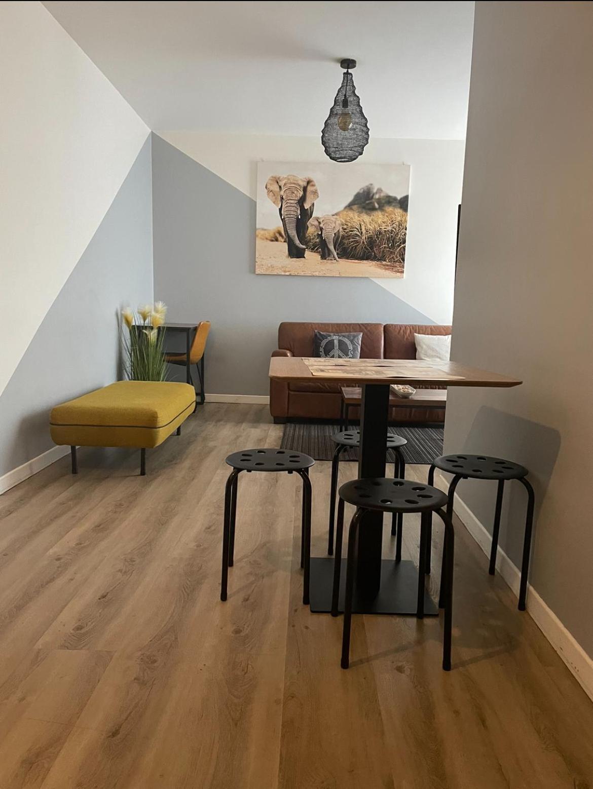 Apartment Confortable Proche De Paris - Balcon - Parking & Wifi
