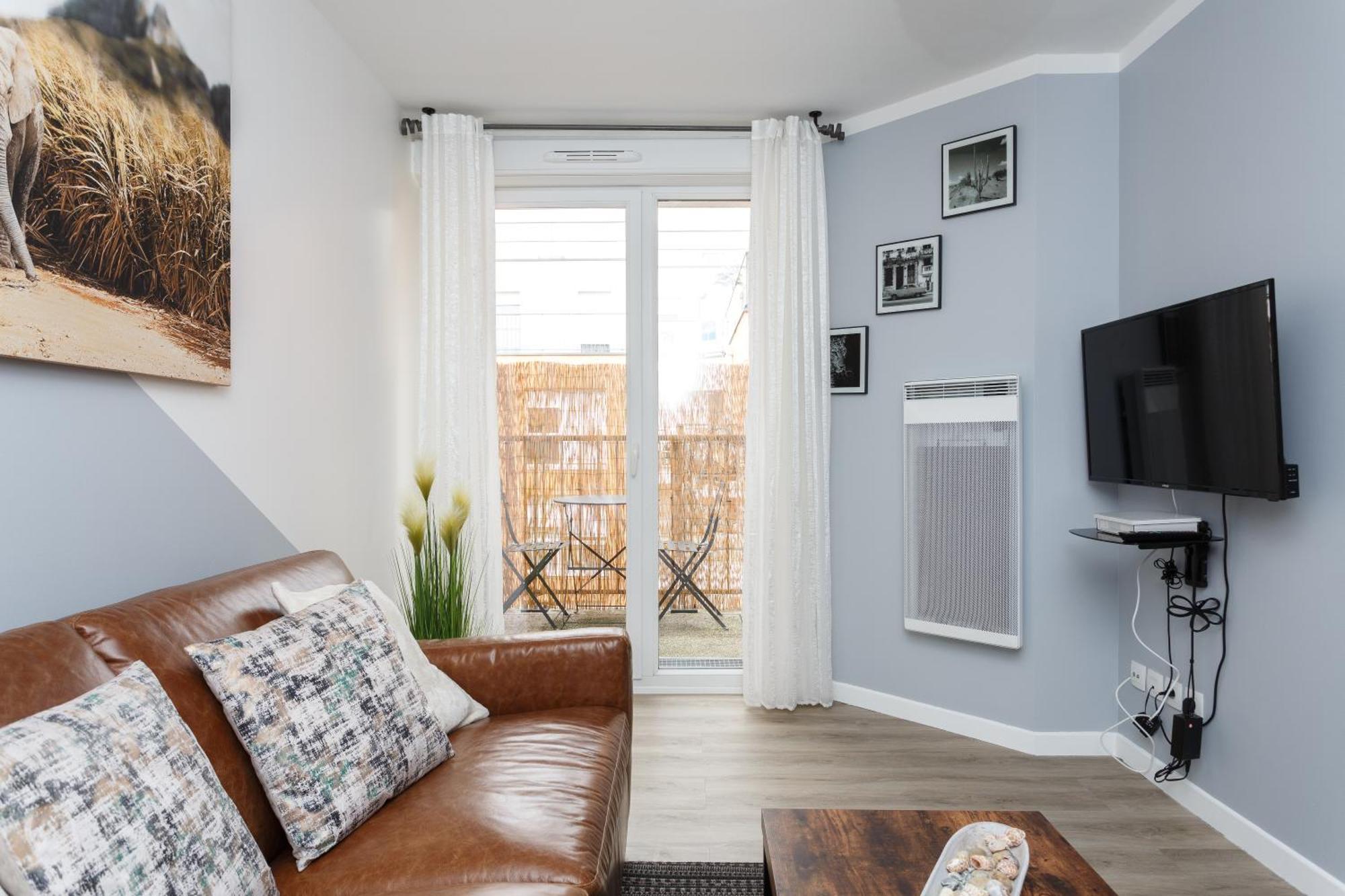 Appartement Confortable Proche De Paris - Balcon - Parking & Wifi